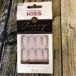 KISS Press-On Nails Classy Trendy Shape & Style